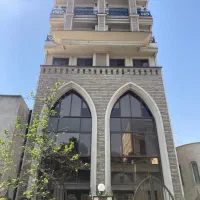۲۴۰ متر بر ۱۱ با ۴۰۰ متر بنای شیک روی پیلوت