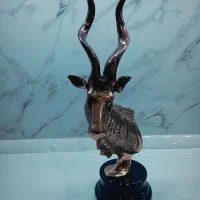 مجسمه برنزه گوزن نو
