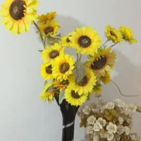 گل مصنوعی با گلاان
