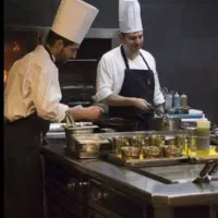 استخدام آشپز و پرسنل در رستوران هتلی