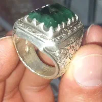 انگشتر زمرد بینظیر