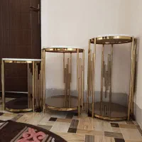 میز کنار سالنی
