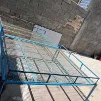 تخت فلزی