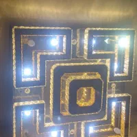 لوستر ورساچه دارای موزیک