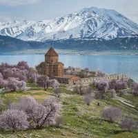 تور مشهد ، وان ترکیه ، استانبول ، ارمنستان