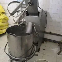 کارگر ماهر نانوایی سنگکی ریزشی اتومات