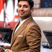 مجری همایش سمینار قرعه کشی افتتاحیه شومن جشن ایونت