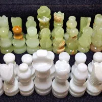 مهره شطرنج سنگی (مرمر و تراورتن)