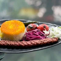 صندوقدار و کانترکار رستوران خانم