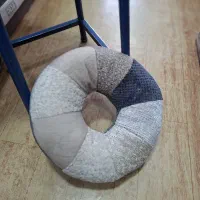 بالشت گرد|رختخواب، بالش، پتو|قم, وادی السلام|دیوار