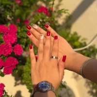 کاشت ناخن با تخفیف۱۳ سال‌سابقه