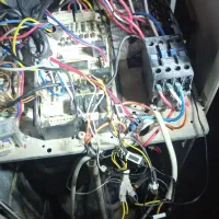 تعمیرموتور  و نصب کولرهای پنجره ای و اسپیلت