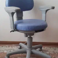 صند‌لی چرخ دار چرمی