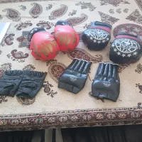 دستکش بوکس دو جفت و دو جفت دیگر