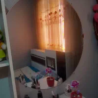 یک عدو اینه بزرگ