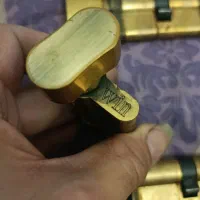 یازده عدد قفل برنجی سرویس بهداشتی