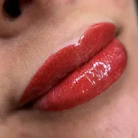 نیازمند مدل جوان بدون تاتوی قدیمی