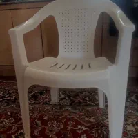 صندلی و ۴پایه