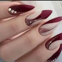 ترمیم و کاشت ناخن در سالن زیبایی