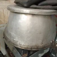 دیگ آلمینیومی قدیمی سنگین