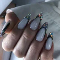 آموزش تخصصی و حرفه‌ای ناخن‌(از صفر تا درآمد بالا)
