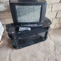 تلویزیون و میز