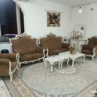 یک دست مبلمان هفت نفره،در حد نو به همراه میزو عسل