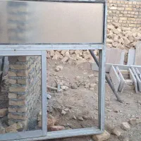 چهار عدد پنجره آلومینیومی کشویی باشیشه‌سالم