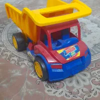 کامیون اسباب بازی
