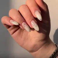 آموزش2 وکاشت ناخن۳۰۰ واکستنشن مژه۳۰۰تخصصی آف ویژه