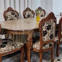 میز نهار خوری ۸ نفره  میز و صندلی ها سالم و محکم