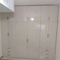 اجرای کمد دیواری اشکاف ملامینه پویا