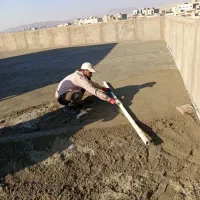سیمانکاری وکفسازی شیب بندی پشت بام، دیوارچینی
