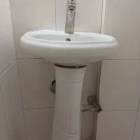 روشویی پایه دار