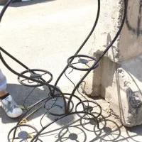 استند فلزی گلدان