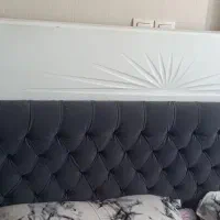 مبل راحتی و گل میز و سرویس خواب