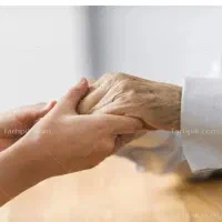 پرستار خانم سالمند