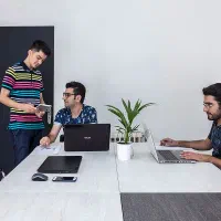 برنامه نویسی و تولید اپلیکیشن