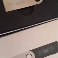 کیف سخت افزاری Ledger Nano S