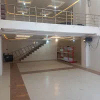 اجاره مغازه با نیم طبقه و سرویس