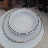 سرویس دوازده نفره چینی سبک