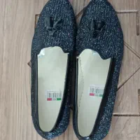 کفش و تعدادی لباس موجوده