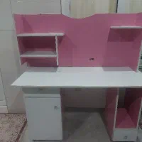 میز کامپیوتر وتحریر صورتی