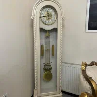 ساعت قدی و بوفه