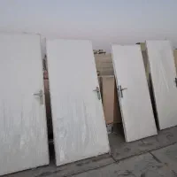 درب اتاق لمسه شده