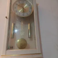 یک عدد ساعت دیواری
