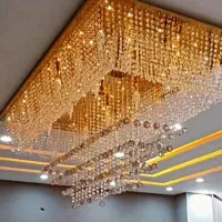 تعدادی لوستر تالاری بسیار زیبا