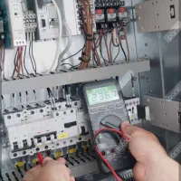 نصب دوربین دسته دو و نو برق کاری شهری و صنعتی
