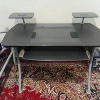 میز کامپیوتر و تلویزیون