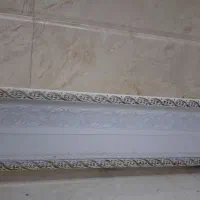 کتیبه و والان پرده در حد نو